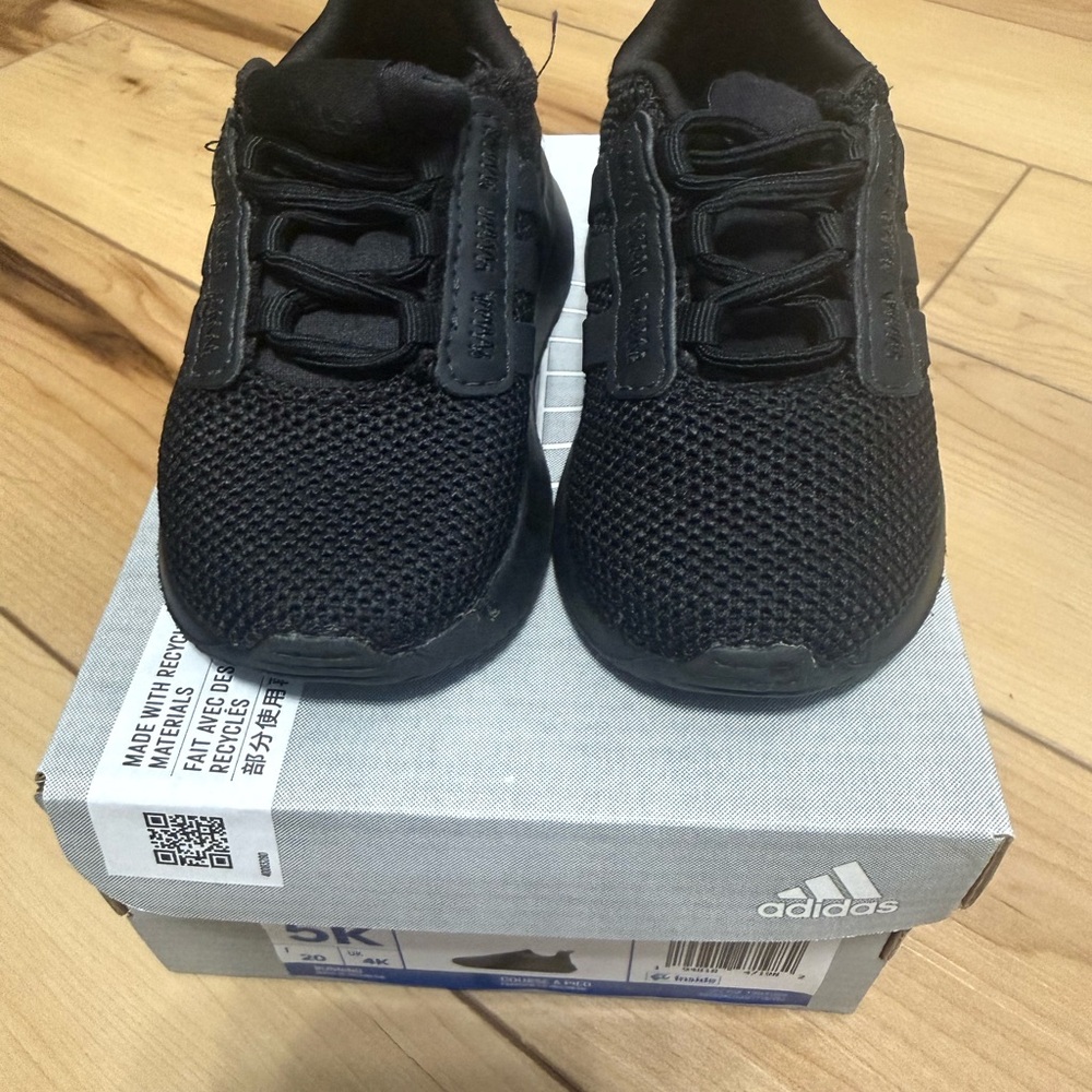 Adidas toddler Black Sneakers size 5k